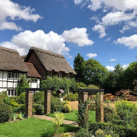 Old Hunters Lodge Whipsnade Limited Экстерьер фото