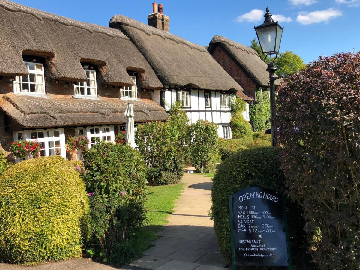 Old Hunters Lodge Whipsnade Limited Экстерьер фото