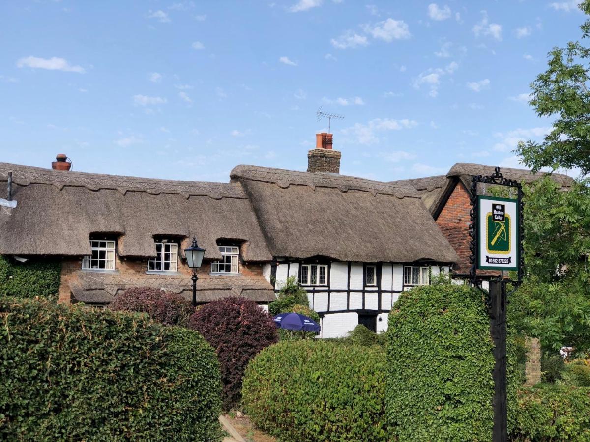 Old Hunters Lodge Whipsnade Limited Экстерьер фото