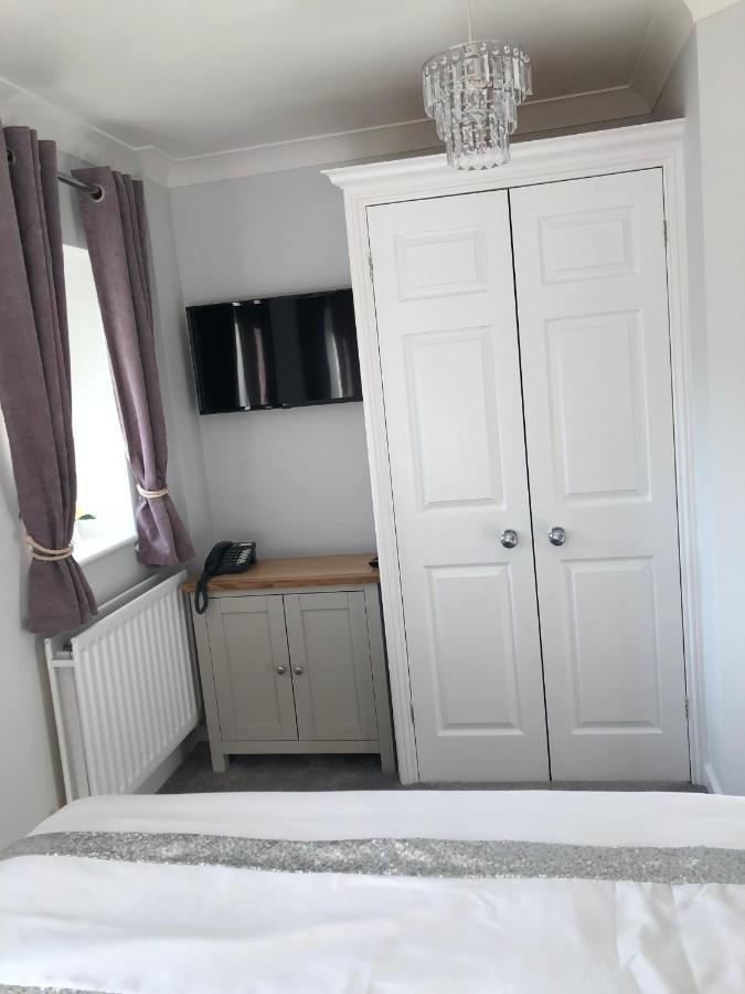 Old Hunters Lodge Whipsnade Limited Экстерьер фото