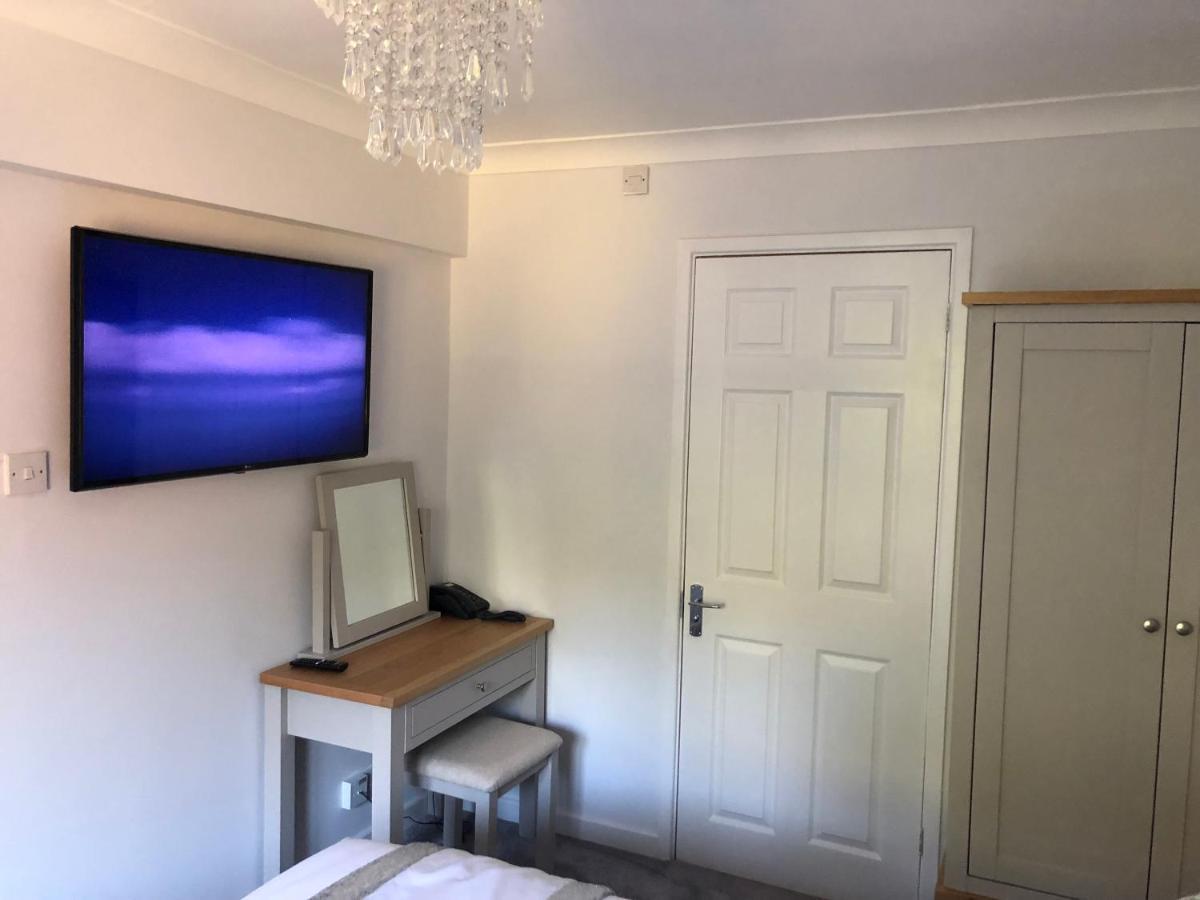 Old Hunters Lodge Whipsnade Limited Экстерьер фото