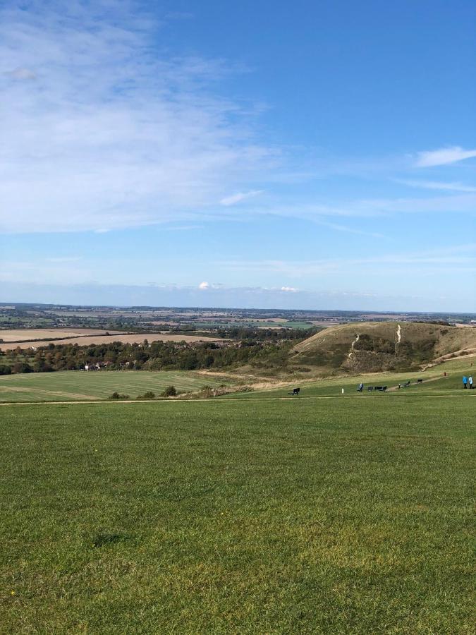 Old Hunters Lodge Whipsnade Limited Экстерьер фото