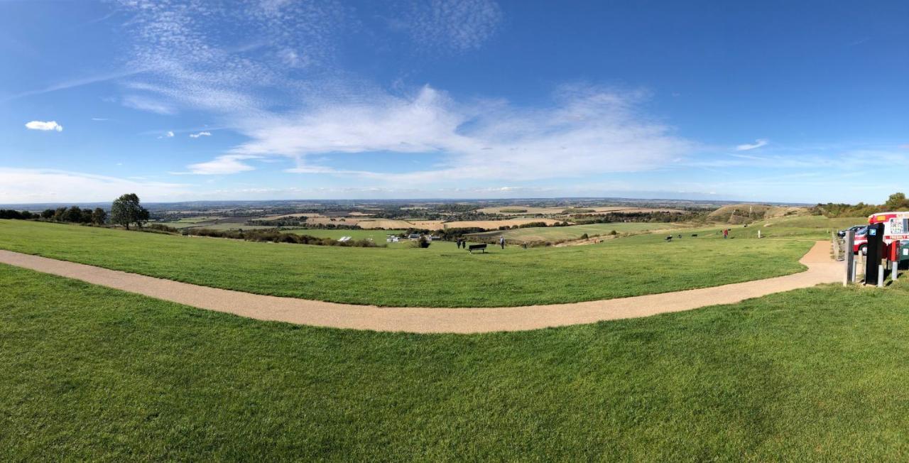 Old Hunters Lodge Whipsnade Limited Экстерьер фото