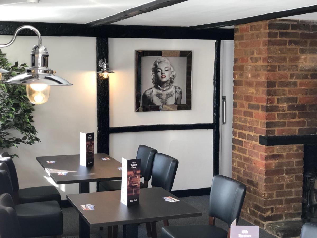 Old Hunters Lodge Whipsnade Limited Экстерьер фото