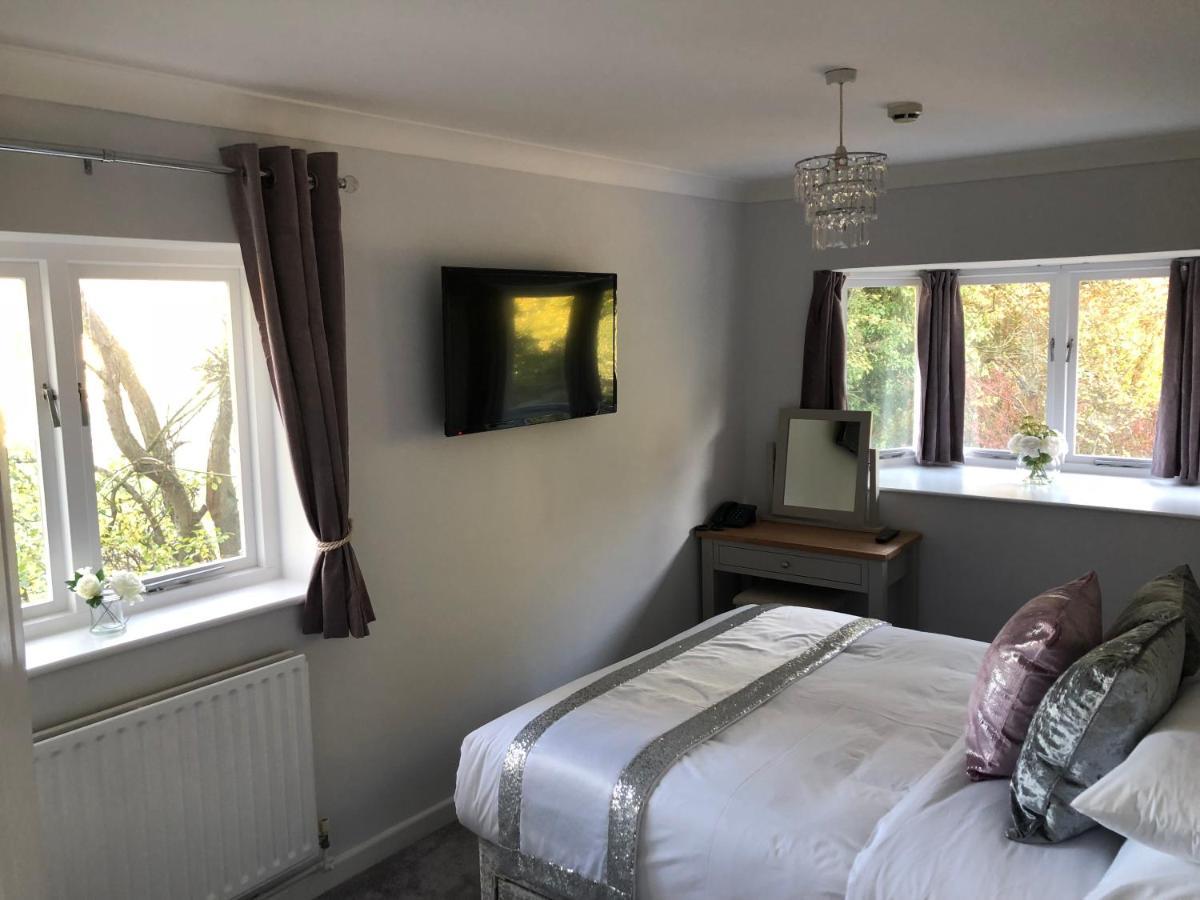 Old Hunters Lodge Whipsnade Limited Экстерьер фото